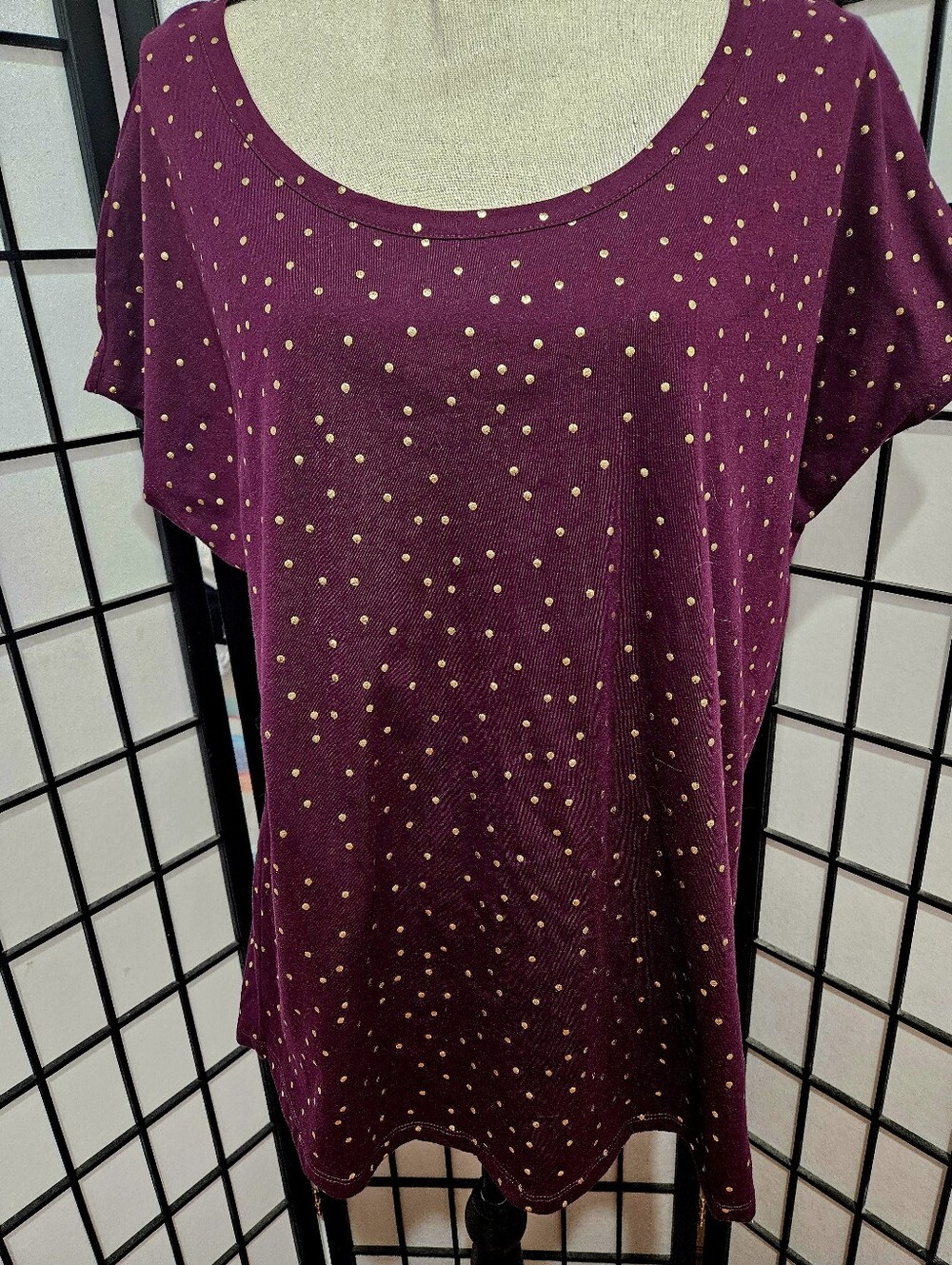 Lane Bryant (14/16) Eggplant & Gold Foil Dot Short Sleeve Strappy Back Tee